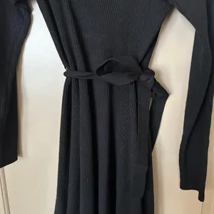 Knit sweater dress with tie thumbnail 4