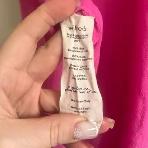 ✨Aritzia Wilfred Silk V-neck Pink Sz XXS Camisole✨ thumbnail 9