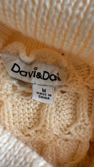 Davi & Dani Cream Chunky Knit Mock Neck Crop Sweater thumbnail 8