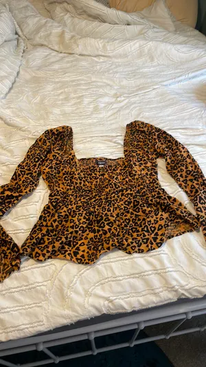 Urban Outfitters thumbnail 1