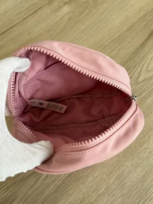 Lululemon City Essentials Pouch Mini 2L thumbnail 4