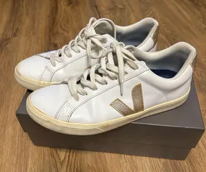 VEJA white gold lace up low top shoes sneakers thumbnail 2