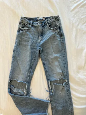 ZARA Ripped Mom Jeans thumbnail 2