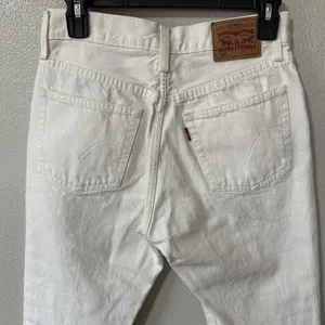 Levis 501 Jeans White Distressed Button Fly Women's Size‎ 26x30 Straight Raw Hem thumbnail 5