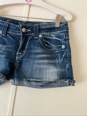 Miss Me Jean Shorts Woman’s Size 27 thumbnail 3