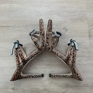 Stuart Weitzman Made In Spain Leather Bow 100 Slide Heeled Sandals Size 7.5 thumbnail 8