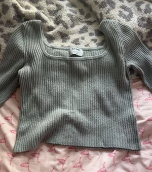 Old Navy Crop Sweater thumbnail 1