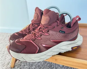Hoka Anacapa Gototex Megagrip Women’s 9 B Trainers Sneakers Maroon Coral thumbnail 1