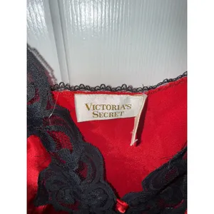 Vintage Victorias Secret Gold Label Red‎ Satin Black Lace Camisole Top Large thumbnail 2