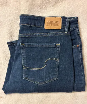 Levi’s women’s dark wash bootcut jeans thumbnail 2
