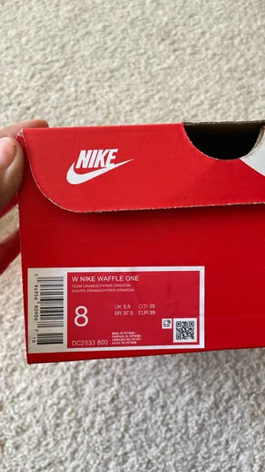 Women’s Nike Waffle One  thumbnail 5