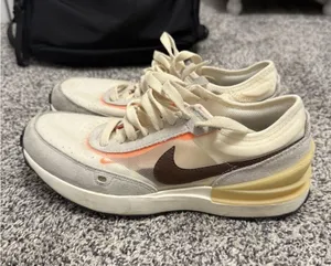 Nike Waffle One Shoes thumbnail 1
