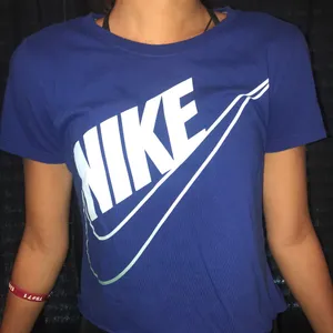 Nike Slim‎ Fit Crop Top Blue Size Medium thumbnail 1