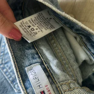 Tommy Hilfiger Vintage Classic Blue Light-Washed Denim Jeans Size 2 thumbnail 7