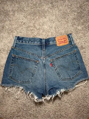 Levi’s 501 Original Fit High-Rise Women’s Shorts thumbnail 2