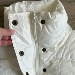 Old Navy White Puffer Vest thumbnail 4