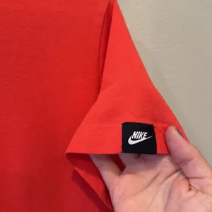 Nike Red Short Sleeve Tee with Iconic Logo Embroidered Size Medium M RARE thumbnail 4