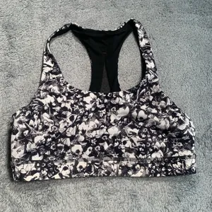 lululemon athletica invigorate Floral Print Sports Bra 8 black white thumbnail 3