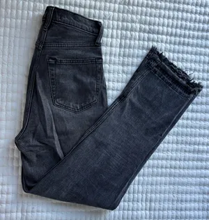 Abercrombie & Fitch The Ankle Straight Ultra High Rise Jeans thumbnail 2