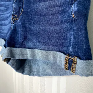 MIAMI High Rise Cuffed Hem Denim Jean Shorts Junior's Size 5 Blue Hi Waisted thumbnail 5