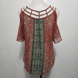 HeartSoul Cold Shoulder Cage Neckline Coral Patterned Blouse Size Large thumbnail 4