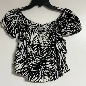 Aerie Women's Off The Shoulder Floral Print Crop Top Size Small Black‎ & White thumbnail 1