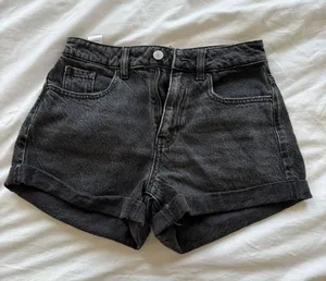 PacSun black jean shorts thumbnail 1