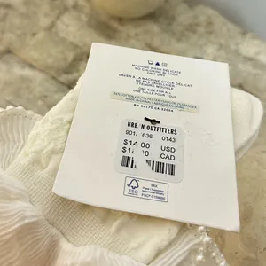 URBAN OUTFITTERS Pearl Ruffle Lace Crew Sock in White Size OS NWT thumbnail 3