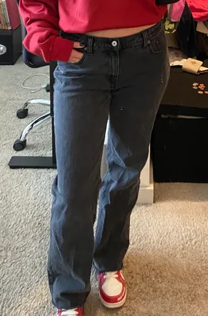 Black Low-Waisted Baggy Abercrombie Jeans thumbnail 1