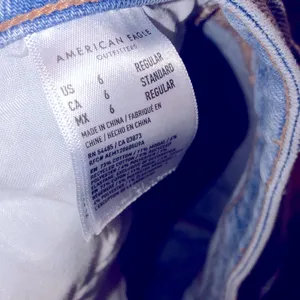 American Eagle MOM jean size 6 regular distressed with raw hem thumbnail 7