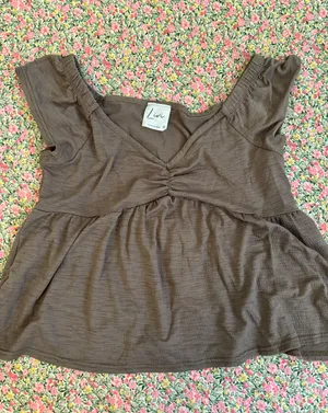 Brown Top Size M thumbnail 1