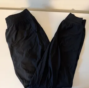 Old Navy Sleek Tech Joggers Black Size XS thumbnail 1