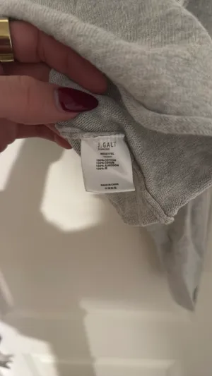 Cropped Brandy Melville Sweater Grey thumbnail 4