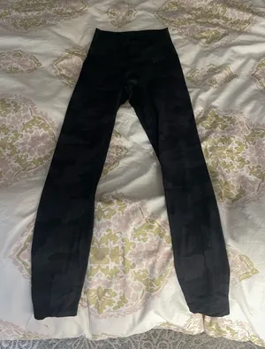 Black Camo Lululemon Leggings Align 25" thumbnail 1