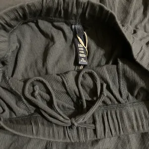 SKIMS Soft Lounge Sleep Set XS thumbnail 14