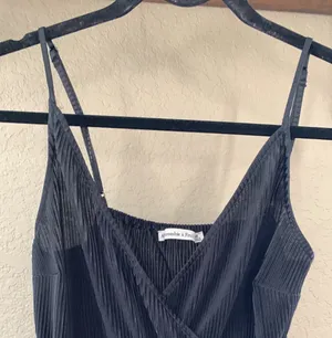 Abercrombie Black Vneck tank top thumbnail 5
