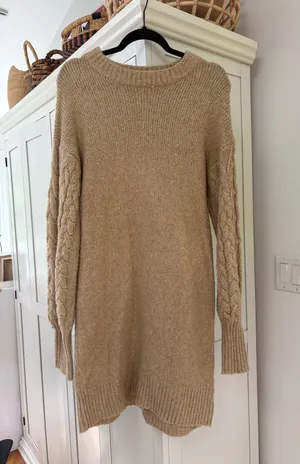 Sweater dress thumbnail 1