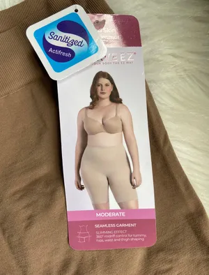 Women’s Shaping Shorts thumbnail 6
