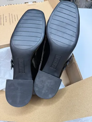 Kenneth Cole Reaction Women's Leeann Studs Mary-Jane Pumps- Size 8M thumbnail 7
