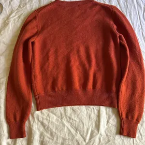 Aritzia Wilfred Free Palomino Merino Wool V Neck Sweater Orange Size Medium thumbnail 8