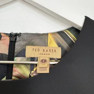 Ted‎ Baker Sheath Dress Size 4 Black Cap Sleeve Round Neck Corporate Chic Siren thumbnail 4