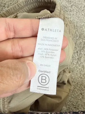 Athleta Women’s Camden Shorts 5” Lightweight Outdoor in Tan Khaki 6 thumbnail 9