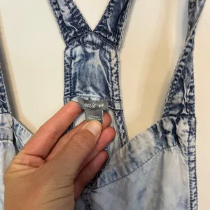 Aerie Blue Acid Wash Rayon Tie Shoulder Romper Sz M thumbnail 3