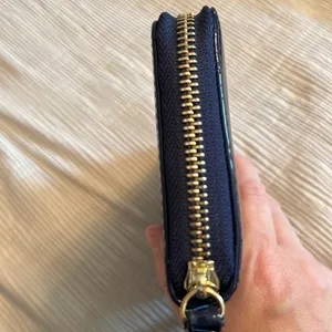 NWOT Blue clutch‎ purse wallet with a strap thumbnail 4
