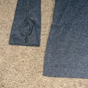 Lululemon Swiftly Tech Long Sleeve‎ Thumbholes Dark Classic Sport Grey 6 thumbnail 5