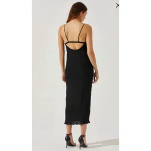 ASTR The‎ Label Open Back Plisse Midi Dress Size Small Black thumbnail 2