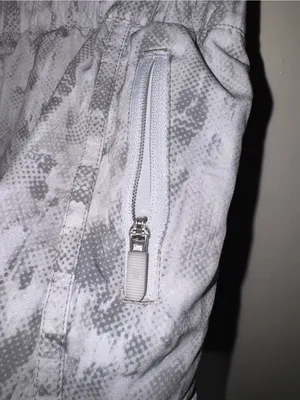 LULULEMON Light Gray Patterned Women's Athletic Shorts thumbnail 2
