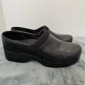 Abeo Black Patent Leather Stapled Clog Grid Pattern Ellie 9N Neutral-Rubber Sole thumbnail 2