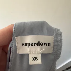Superdown Revolve Blue‎ and White Polka Dot Crop Top Wrap Tie thumbnail 7