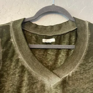 ⭐️Abound green vintage looking high low long sleeve vneck sweater size XS thumbnail 3